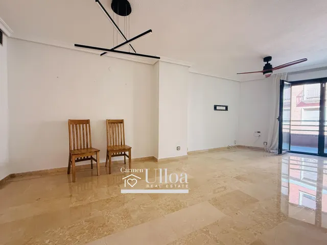 PISO AMPLIO Y BIEN COMUNICADO EN EL CENTRO DE ALICANTE — 7