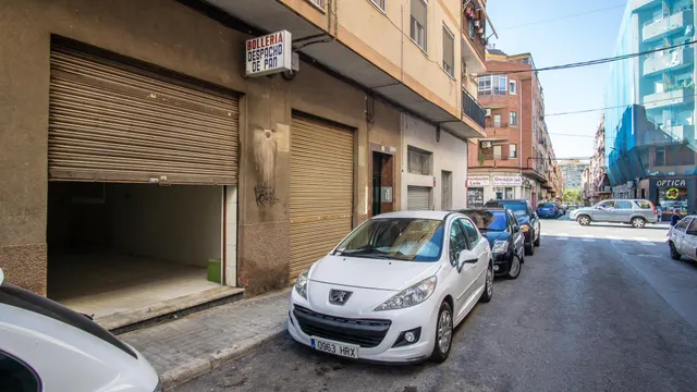 Local en planta baja, junto Avenida de Alfonso XIII — 6