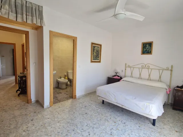 Finca rústica con dos viviendas, piscina y 56.000 m2 de tierras de regadío a 10 minutos de Jerez — 9
