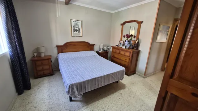 Vivienda unifamiliar de 3 plantas con jardín, terrazas y garaje en Algeciras — 6
