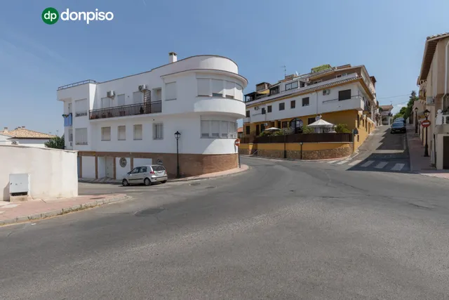 FANTÁSTICO TRÍPLEX EN CÁJAR: UNA VIVIENDA LLEVA DE AMPLITUD Y LUMINOSIDAD — 44