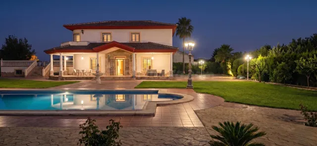 Vivienda de lujo totalmente equipada con ingresos demostrabl - foto 2