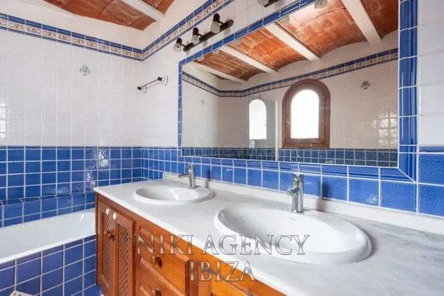 Casa-Chalet en Venta en Santa Eularia Des Riu Baleares — 29