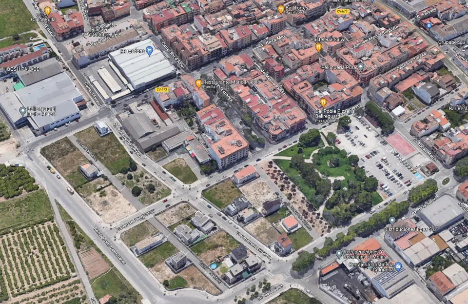SOLAR EN VENTA EN BELLREGUARD DE 540 M2. 604,80 M2 DE TECHO.