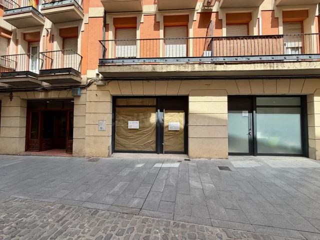 Local Comercial en C/ Ramiro I 18 - Jaca - foto 2
