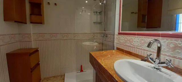 SE ALQUILA CHALET POR LARGO TIEMPO DE 3 DORMITORIOS Y 2 BAÑOS EN VILLA MARTIN (ORIHUELA COSTA) — 35