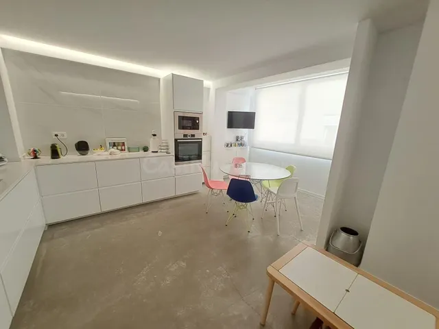 Ático de 4 Dormitorios y 2 Baños con Trastero en el Centro d - foto 4