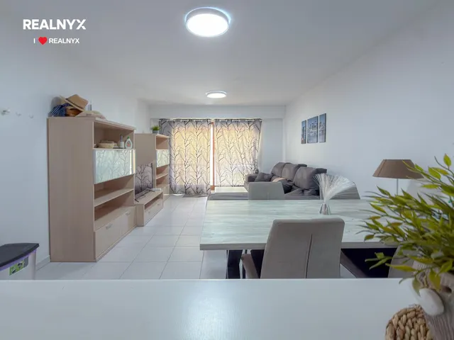 ¡Oferta Especial! Amplio apartamento con 3 dormitorios + gran terraza y vistas a la piscina comunitaria + Garaje incluido en el precio — 5