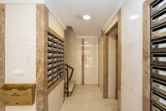 Piso 6 habitaciones 84m² en venta - Camino de ronda — 23
