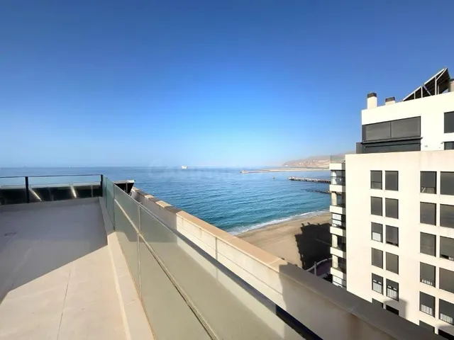 PISO MODERNO Y LUMINOSO A ESCASOS METROS DEL MAR - foto 5