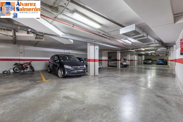 Piso en urbanización con piscina en Las Gabias — 16