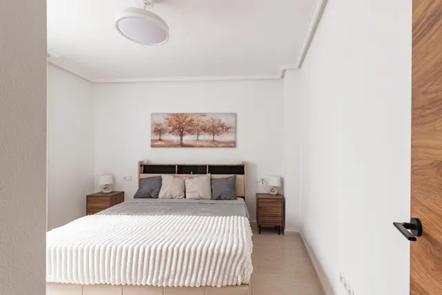 Apartamento elegantemente reformado, céntrico y espacioso. Balcón con orientación oeste ¡y a solo 550 m de Playa del Cura! — 18