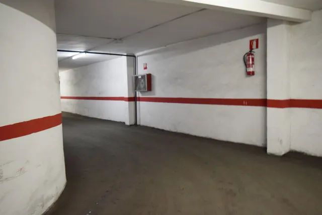 Piso en Calle Jose Villena — 18