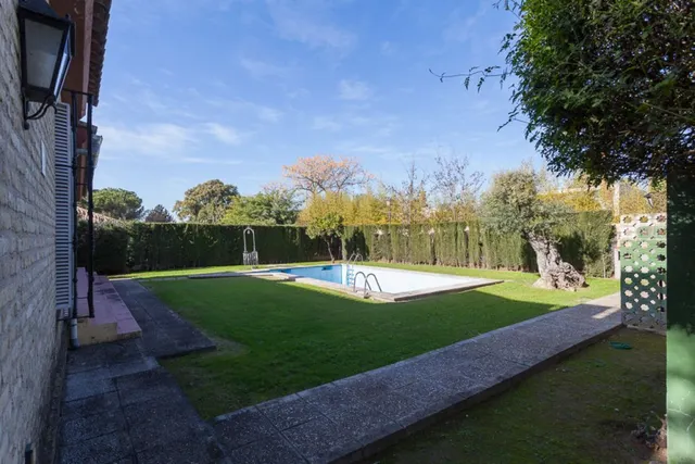 Magnífico chalet en al Aljarafe sevillano — 24