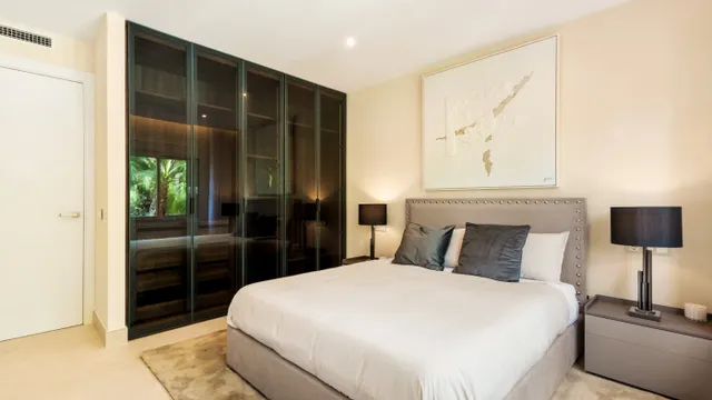 APARTAMENTO TOTALMENTE REFORMADO CON VISTAS DESPEJADAS AL MAR EN VENTA EN BAHÍA DEL VELERÍN, ESTEPON — 27