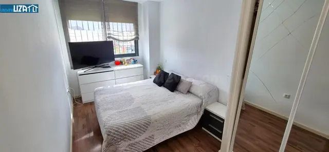 Impecable Ático en Venta con Terraza Privada y Acceso a Pisc - foto 5