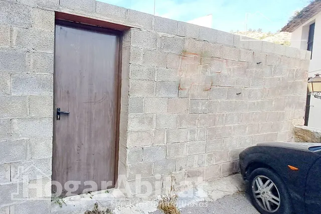 ¡OPORTUNIDAD INCREÍBLE! TERRENO URBANO ESQUINERO Y AMPLIO — 11
