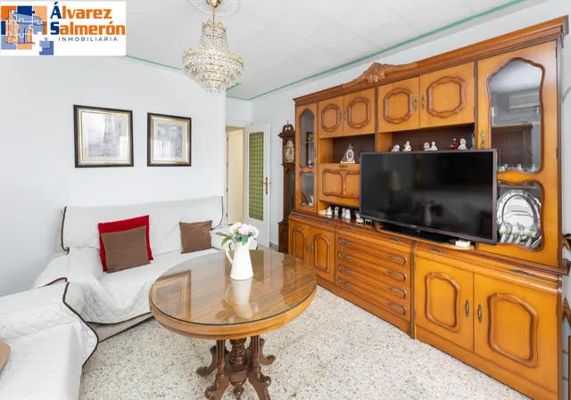 ¡Oportunidad única! Ático de 4 dormitorios y 2 baños con gran terraza frente al Colegio Agustinos (Arabial) — 20
