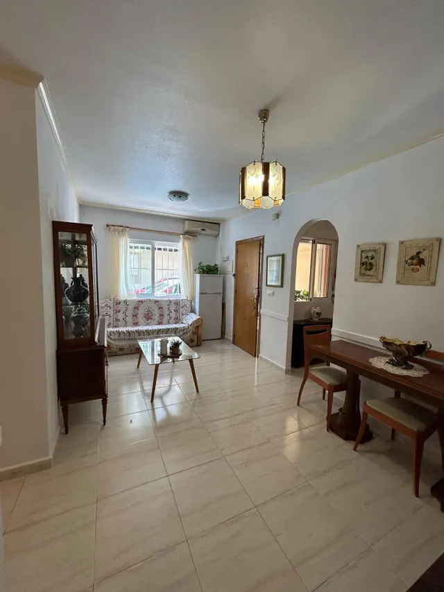 Apartamento cerca del mar, Alicante, Torrevieja. 2 habitaciones, 73 m2, 200 metros del mar — 9