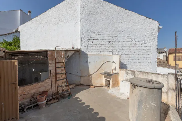 CASA PARA REFORMAR, MÁS TERRENO DE 250M2 — 37