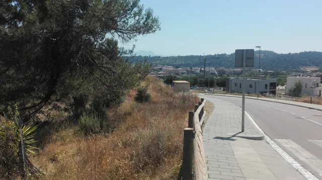 TERRENO EDIFICABLE EN NAVARCLES — 7