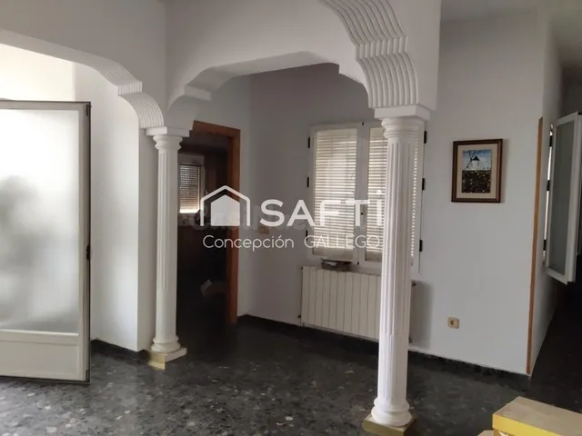 CASA ADOSADA CON DOS VIVIENDAS