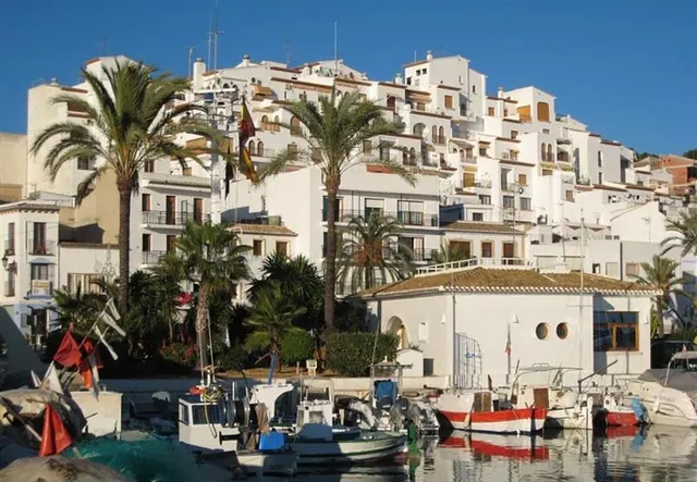 HOTEL RESTAURANTE EN PRIMERA LINEA DE PLAYA — 8