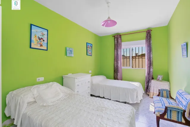 CHALET CON PISCINA EN CORTIJO PRETEL (ALBOLOTE) — 18