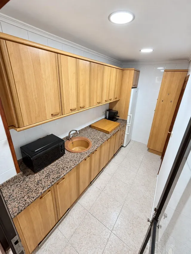 Piso de 4 habitaciones con ascensor y patio en Benicalap — 23
