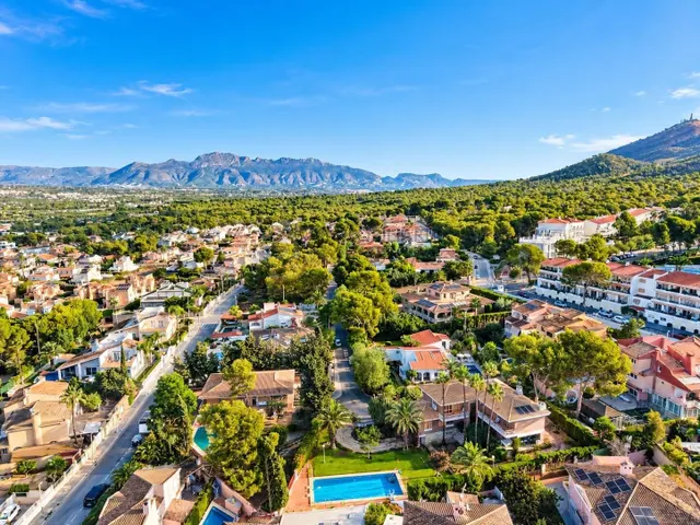 Exclusivo chalet pareado de esquina en la urbanización mira la costa – sierra helada, Benidorm — 17