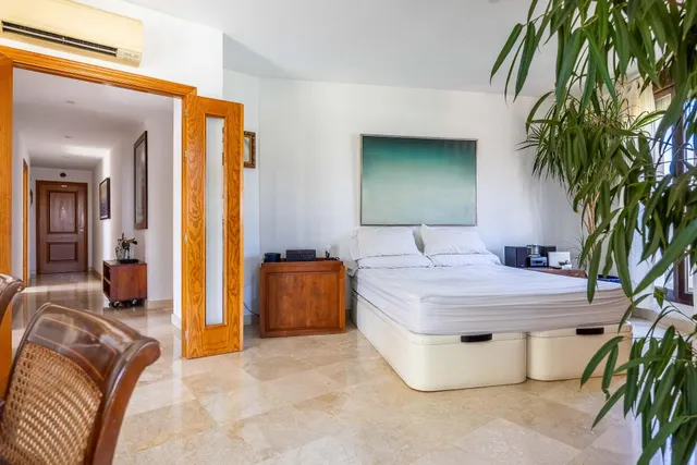 se alquila piso  SIN MUEBLES de 2 habitaciones 2 baños, terraza, garaje en castilleja de la cuesta — 18