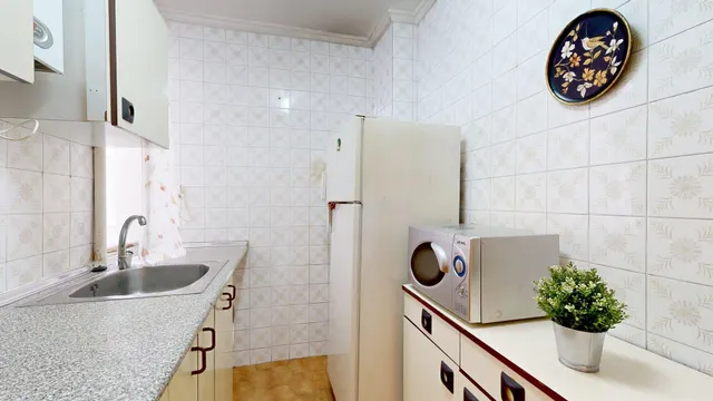 ¡Junto a Puerta del Carmen! Piso luminoso de 76 m2 con gran potencial para reformar — 16