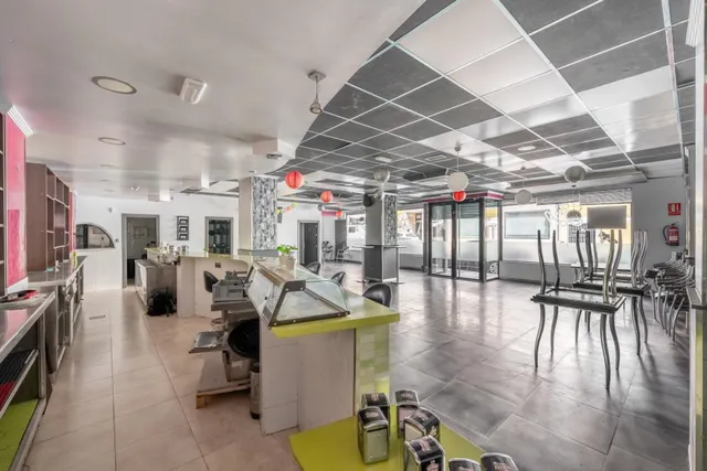 Se Vende Local Comercial Bar-Cafetería Calle Almería 9 — 12