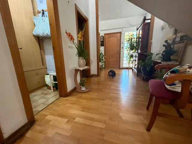 Casa de 5 habitaciones con garaje para 2 coches, terraza y aire acondicionado – lista para entrar a vivir — 7