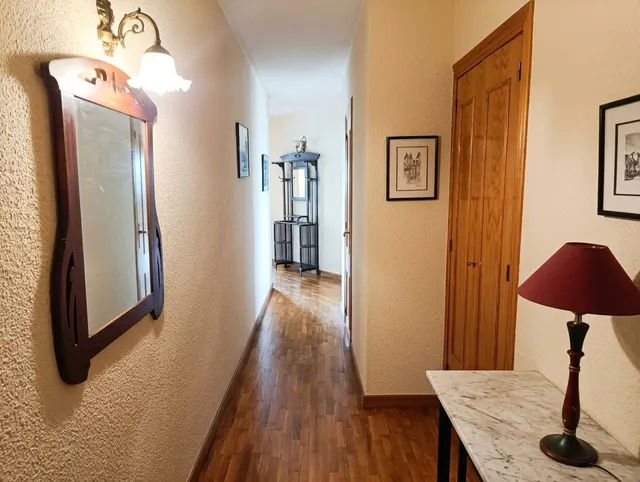 Gamarra Iturregui Consultores Inmobiliarios pone a su disposición este espacioso y luminoso piso con 3 habitaciones, 1 baño, cocina independiente, salón comedor, trastero, ascensor y garaje — 14