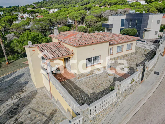Casa en venta exclusiva con licencia turística — Els Pinars, - foto 2