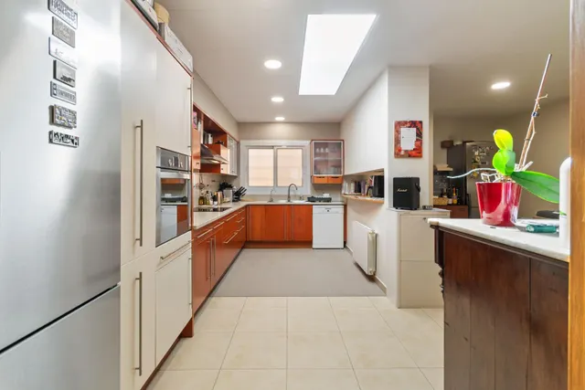 Casa adosada impecable de 4 dormitorios, placas solares y excelente ubicación en Empuriabrava. — 21