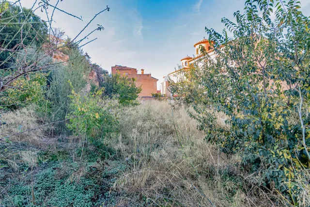 Oportunidad Única: Terreno Urbano en Vélez de Benaudalla - Costa Tropical — 7