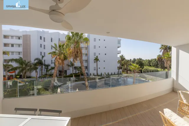 Piso con gran terraza y vistas al Campo de Golf — 41