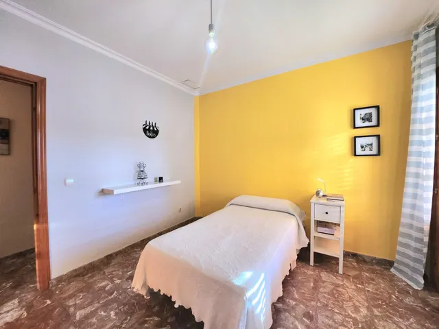 IMPRESIONANTE CASA EN CENTRO DE ALCALA DE UNA SOLA PLANTA CON LOCAL COMERCIAL Y GARAJE. — 21