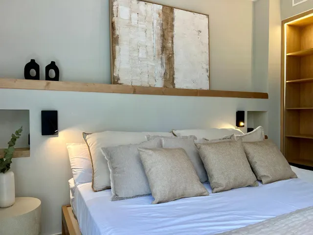 Espectacular vivienda reformada con jardín privado en Palm Beach, Marbella — 40