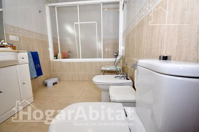 CHALET SEMINUEVO CON GARAJE, PISCINA Y AMPLIA PARCELA — 34