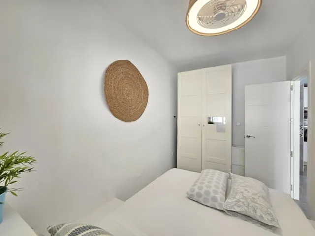 Estudio con licencia turística y piscina a 220 m de la playa en Arenales del Sol — 14