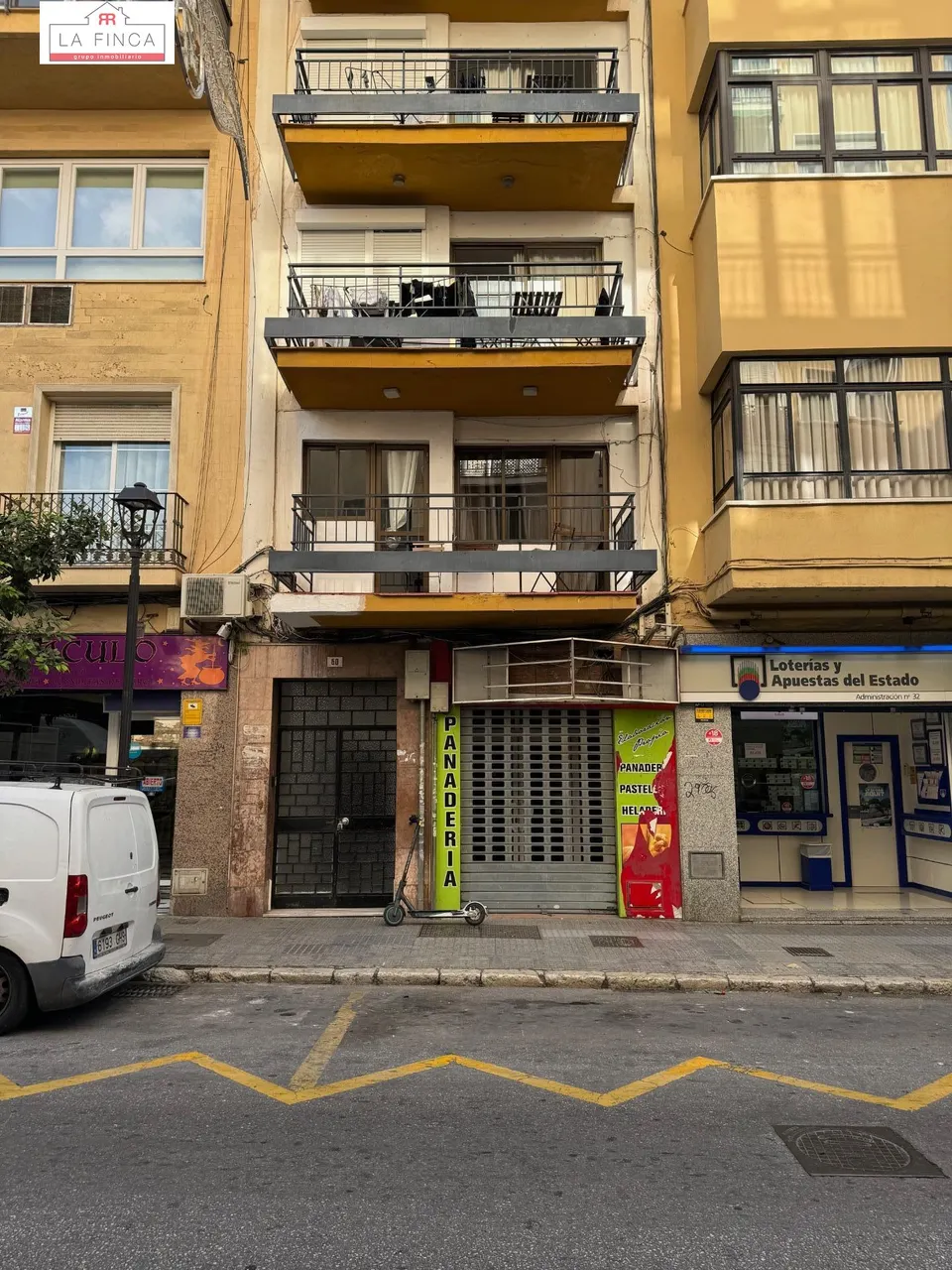 Local Comercial en Plena calle Victoria