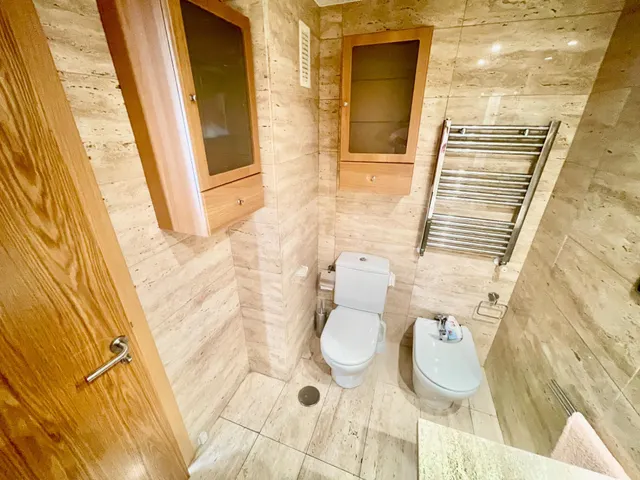 Muy buen piso de 4 Dorm. en Av. Oscar Espla — 30