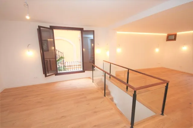 PRECIOSO DUPLEX DE OBRA NUEVA EN EL CASCO ANTIGUO DE LA CIUDAD — 9