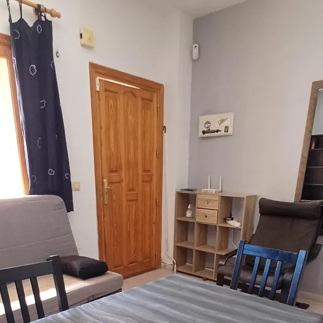 Amplia vivienda en urbanización con aparcamiento y piscina — 6