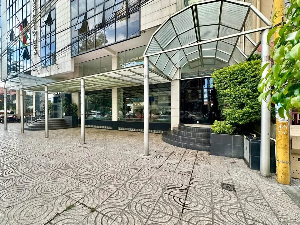 Local comercial 200m² en alquiler - Central norte