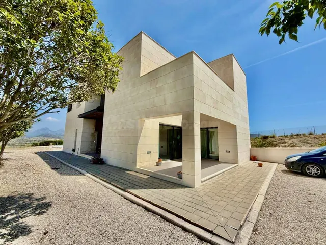 ESPECTACULAR VILLA DE LUJO CON PISCINA PRIVADA Y VISTAS AL PAISAJE EN RELLEU — 5