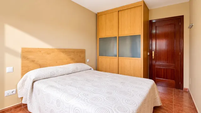 APARTAMENTO A POCOS METROS DE LA PLAYA DE COBRECES — 13